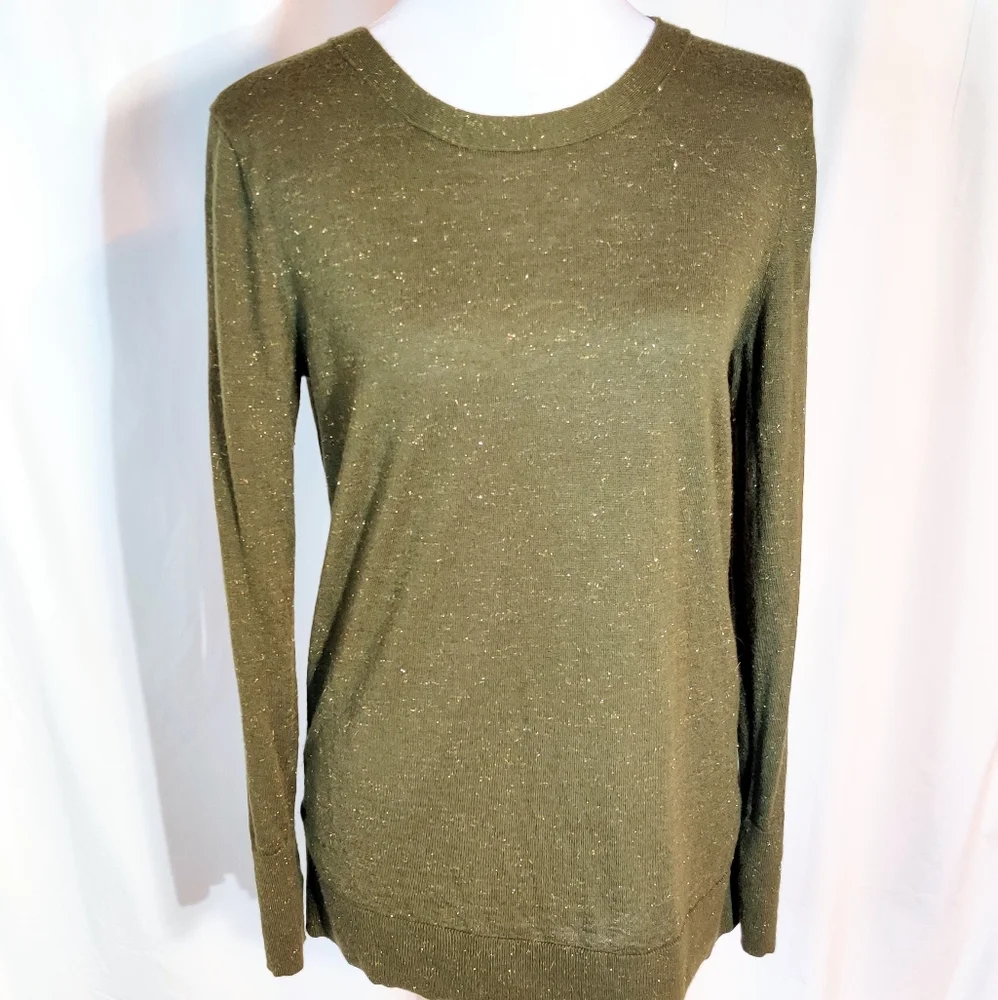 Banana Republic Sweater - Picture 5 of 5